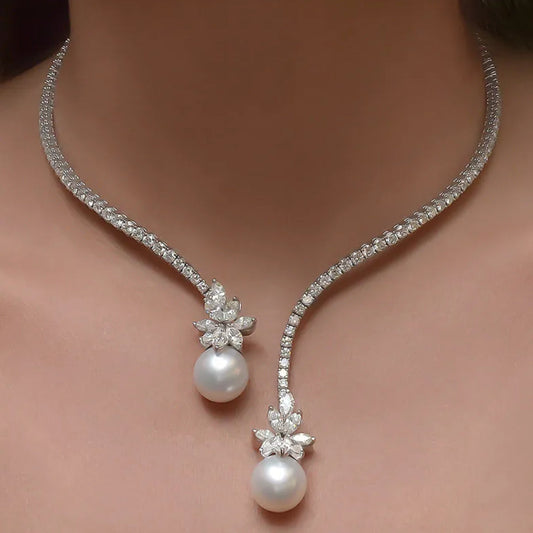Elegant shiny pearl necklace made of sterling silver