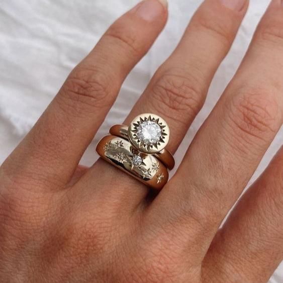 Set of forged crystal gold rings in vintage look