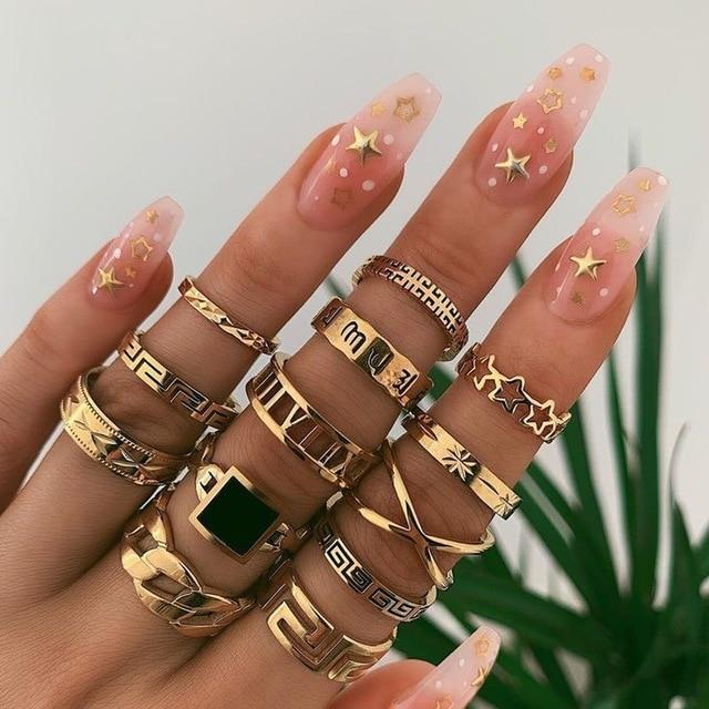Unique package with 8 to 12 rings